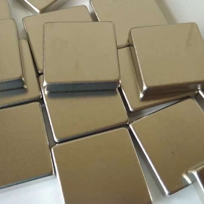 Customized Strong Heat Resistant Small Square Shape Magnets Permanent Magnetic